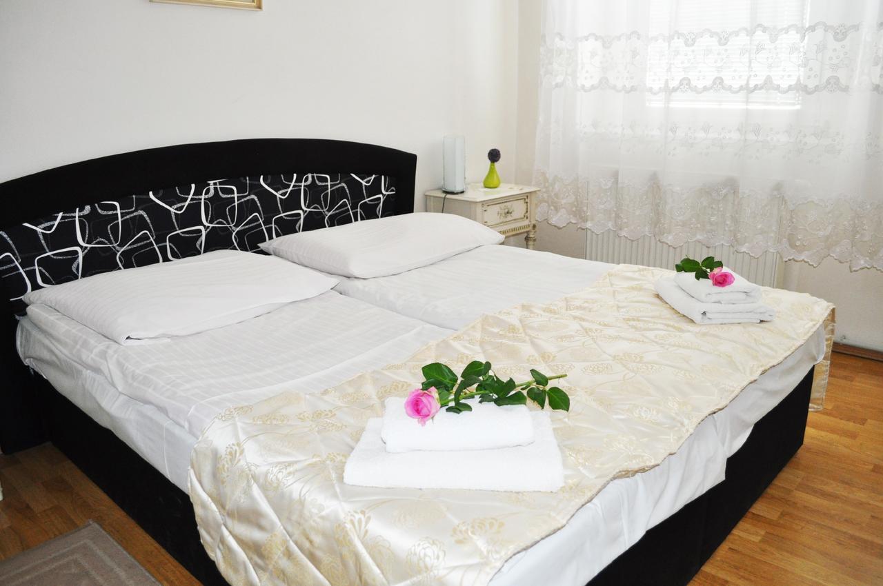 Pension Berg Прага Экстерьер фото