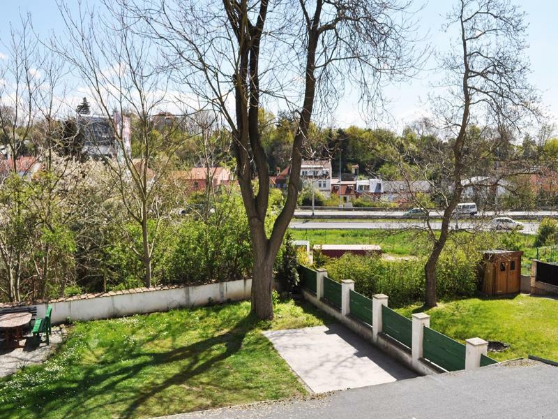 Pension Berg Прага Экстерьер фото