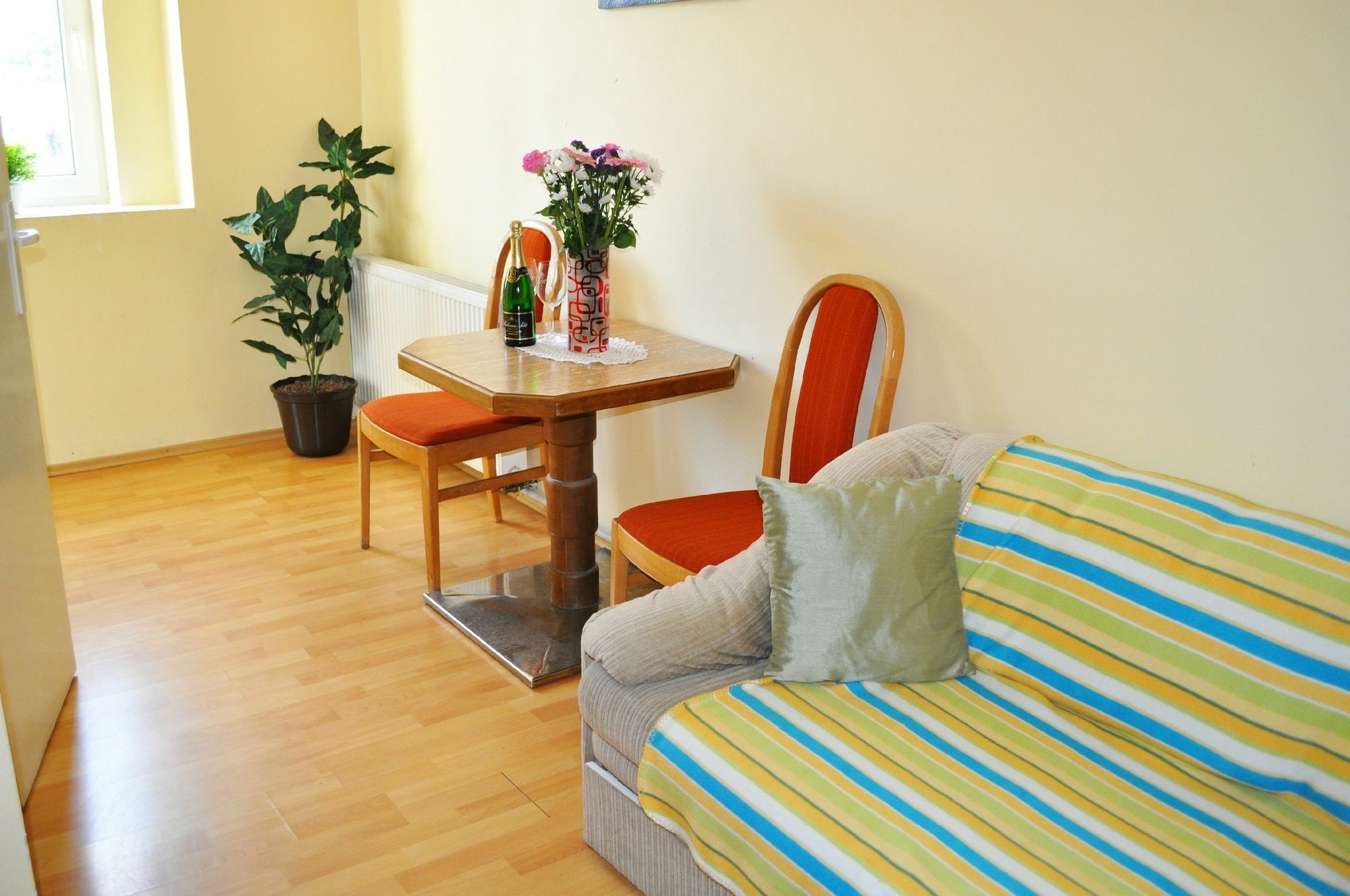 Pension Berg Прага Экстерьер фото