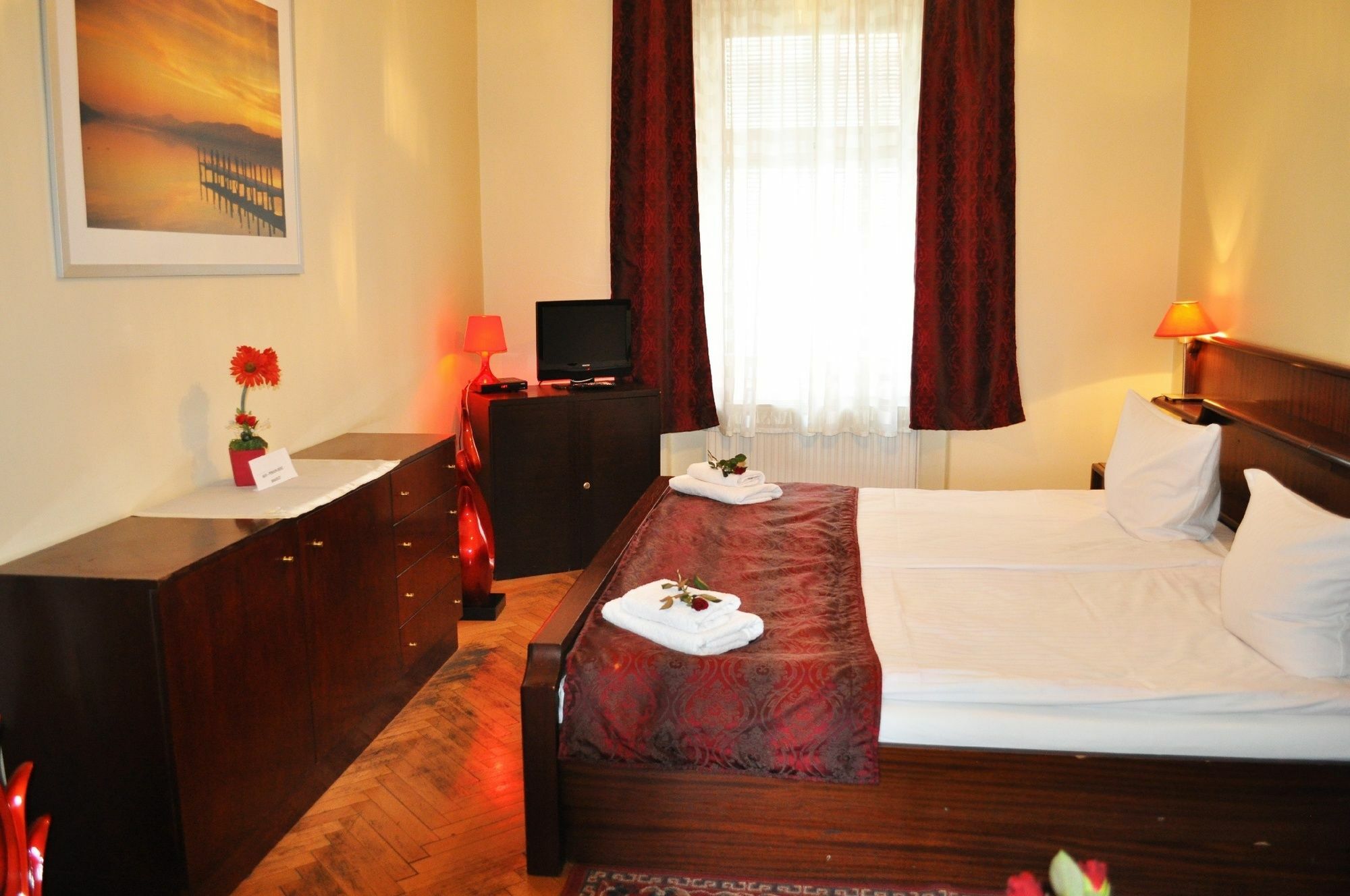 Pension Berg Прага Экстерьер фото