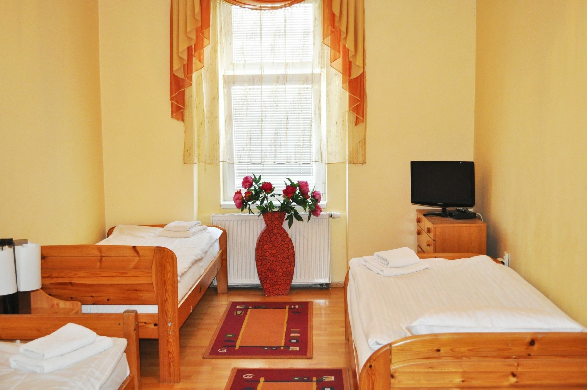Pension Berg Прага Экстерьер фото